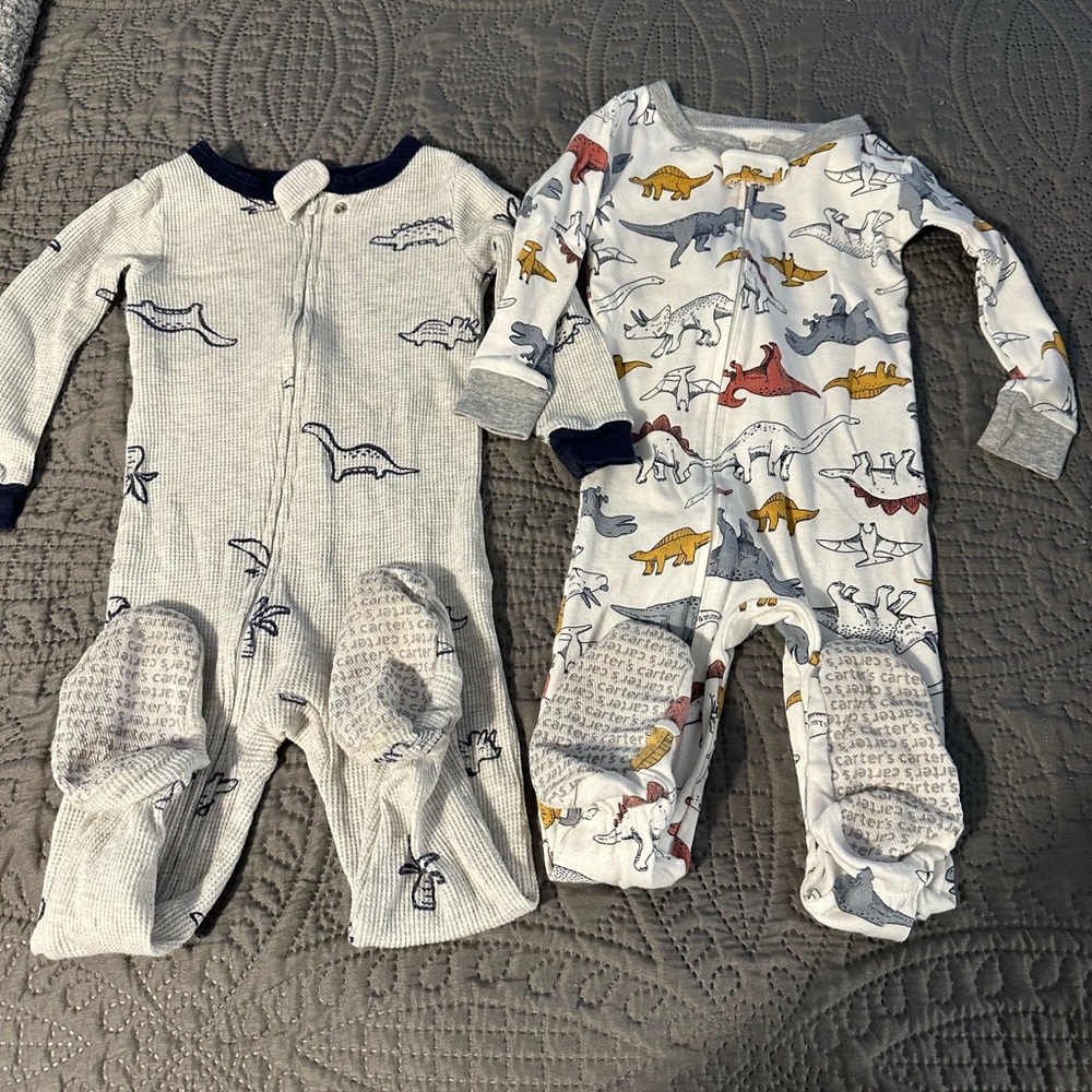 2 footie pj sets size 18M